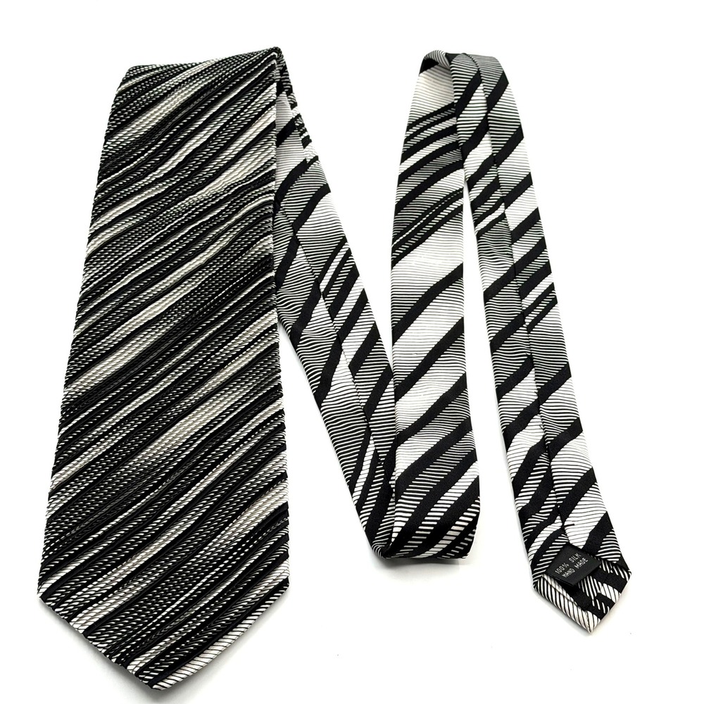 Versailles by Piattelli Tie Mens 4"x60" Black White Pleated Texture Silk Striped